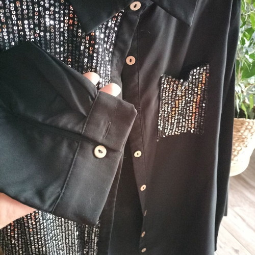 Black shirt with silver details size L new