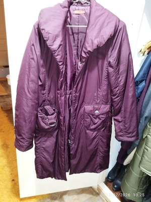 Purple puffer coat like new, size M