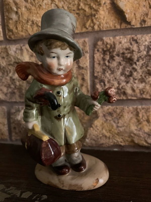 WAA Bavaria 1950 porcelain figurine like new