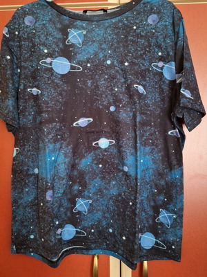 Short-sleeve shirt with planets like new, multicolor, size L