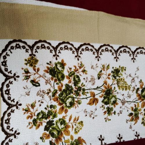 Square tablecloth 1.60x1.60 like new, 80s-90s decade
