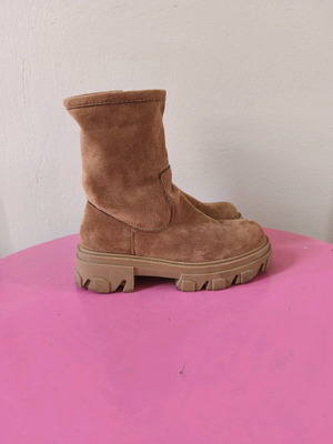 Alta Moda women's suede ankle boots used with zipper, size 36, camel