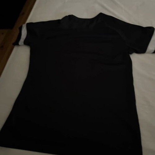 Nike sportswear like new, black and white