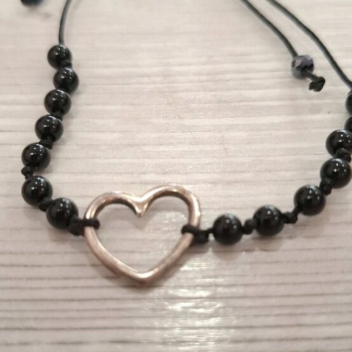 Women's bracelet heart and beads like new, black
