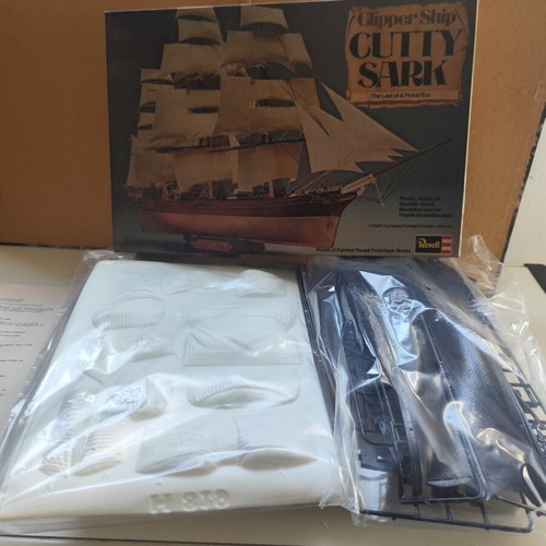 Revell Cutty Sark vintage model ship like new, scale 1/220