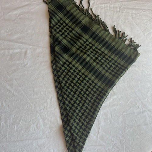 Scarf green black