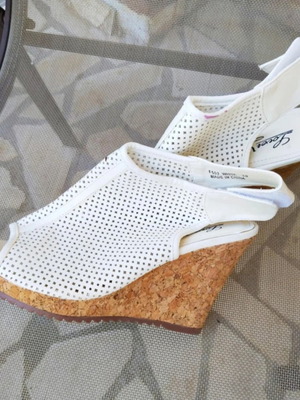 White platform sandals new, size 38
