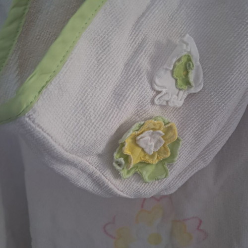 Mayoral children's hooded bathrobe with embroidered flowers like new, pink lace