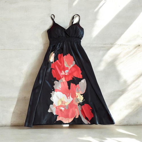 Midi dress satin with floral design, like new, medium/large