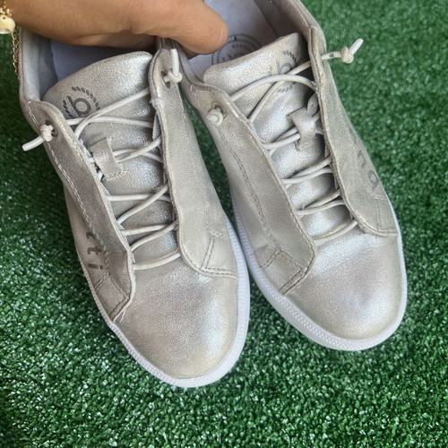 Bugatti women's sneakers like new, silver, size 37