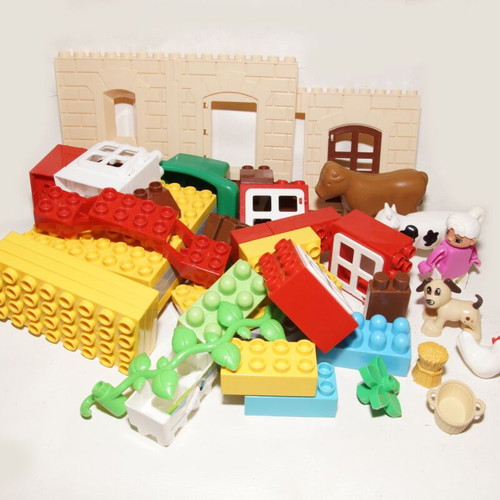 Abric-Ecoiffier farm blocks used with figures