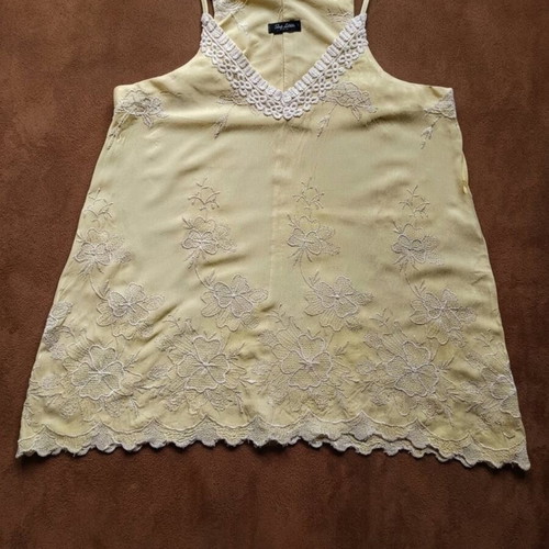 Deja vu sleeveless blouse new, white and yellow, size M