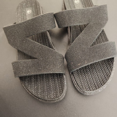 Black glitter sandals size 39 like new, rubber flexible