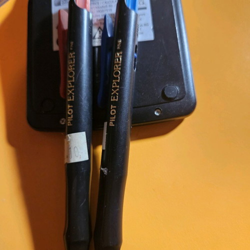 Pilot Explorer Retro Fine pens like new, set of 2