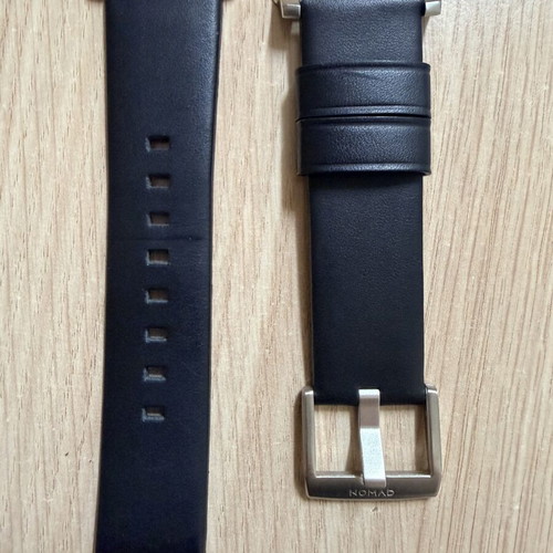 Nomad leather strap for Apple Watch 44/45/49 like new