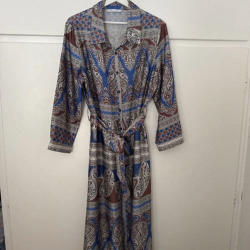 Dress Innocent new, colorful, calf-length, size L