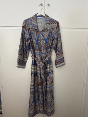 Dress Innocent new, colorful, calf-length, size L