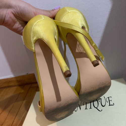 Bozikis stiletto sandals like new, size 37, yellow
