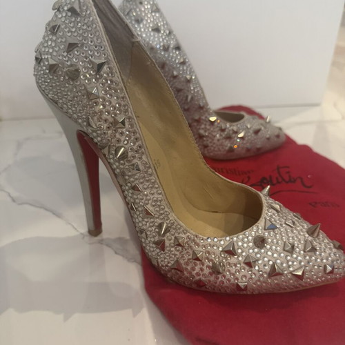 Louboutin collectible pumps size 37 like new, grey