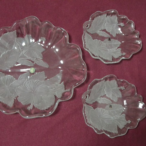 Serving trays new, set of 3 with embossed floral design