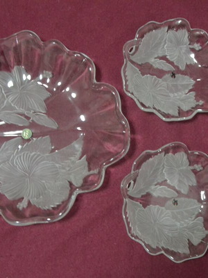 Serving trays new, set of 3 with embossed floral design