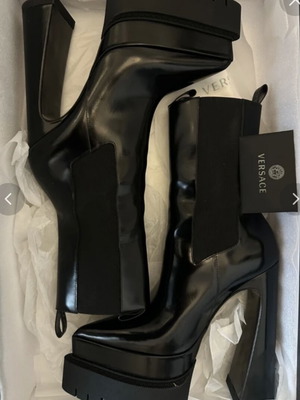 Versace platform boots like new, size 38, black