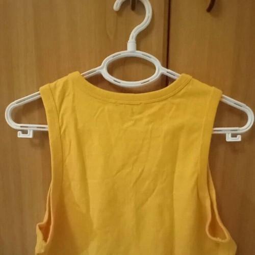 Top yellow size L new