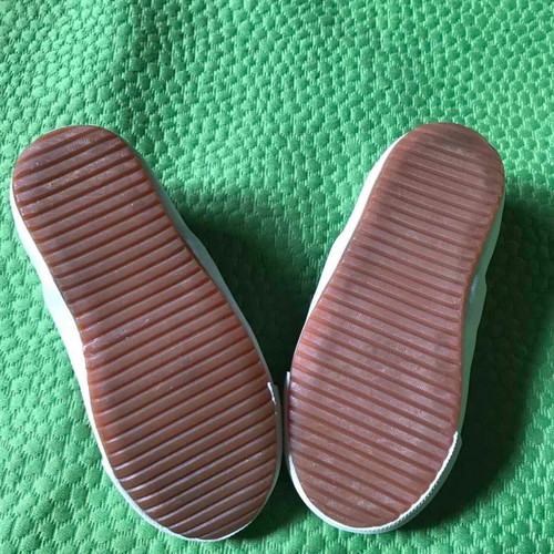 Παπούτσια slip-on Zara σαν καινούργια, αγορίστικα νούμερο 23, πολύχρωμα