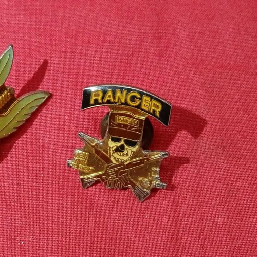 Ranger and SAS pins like new, British Army and US Army, 1985