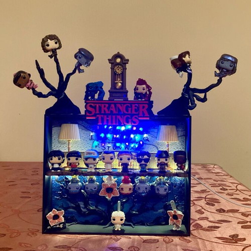 Stranger Things base with 24 figures and lighting
