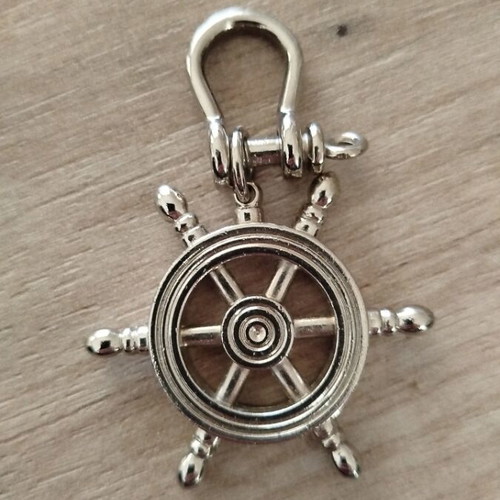 Keychain set new, 2 formula cars and 1 anchor