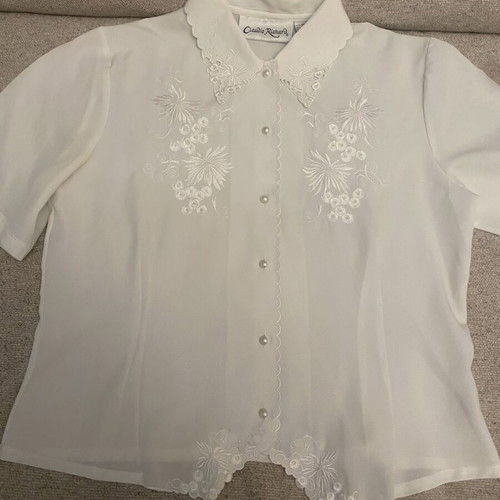 Vintage embroidered shirt white, like new, size L/XL