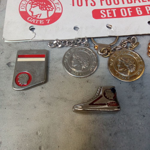 Olympiakos Gate 7 Keychain Set used, 7 pieces from 1990s