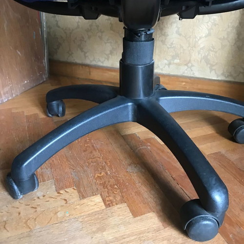 Dromeas office chair used with wheels without height adjustment