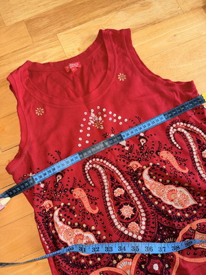 Red top size M