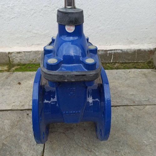 Valve DN 100 elastic sealing new, PN16 GGG50 flange connection