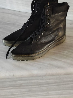 Leather ankle boots new, black without heels