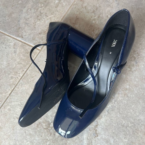 Zara Mary Jane dark blue patent leather heels like new, size 38