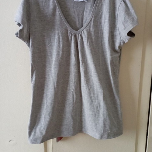 Mako T-shirt size XXL like new, gray