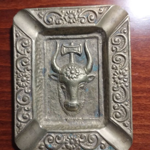 Copper ashtray used with Minoan bull design, 60s vintage