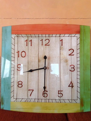 Wall clock square 50 cm glass with 4 colors like new