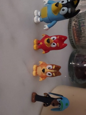 Bluey figures set of 4 like new
