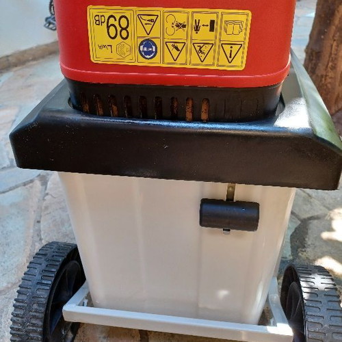 IKRA Mogatec GSL 2800W Electric Branch Shredder