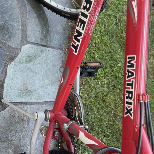 Mountain bike like new, red, V-Brakes, men's