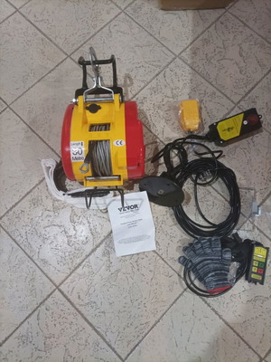 Electric Hoist 500kg like new, model LES-500