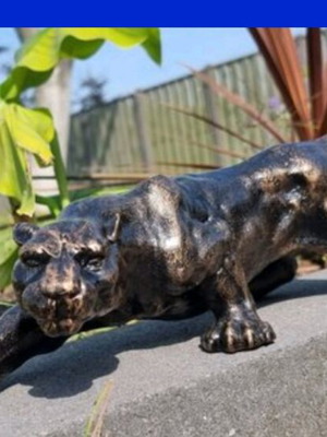 Metallic Panther 40cm like new