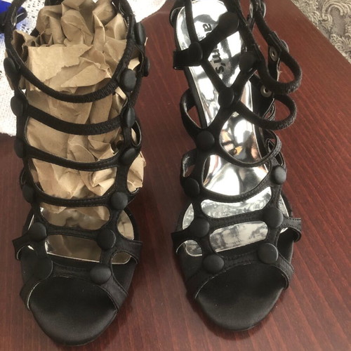 Adams Shoes black sandals size 37 like new