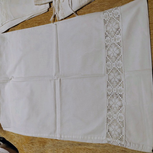 Pillowcases like new, set of 8 pieces