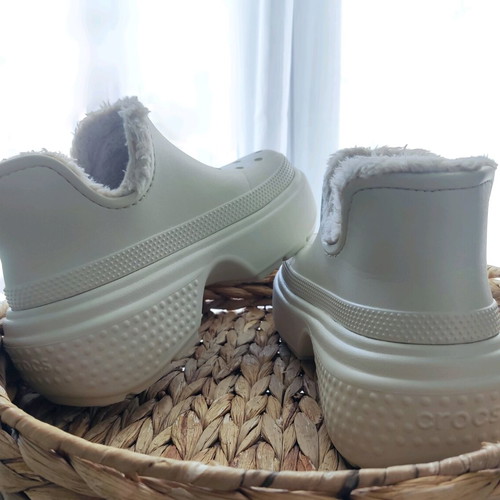 Crocs Stomp Shorty Boot like new, beige, size 39-40