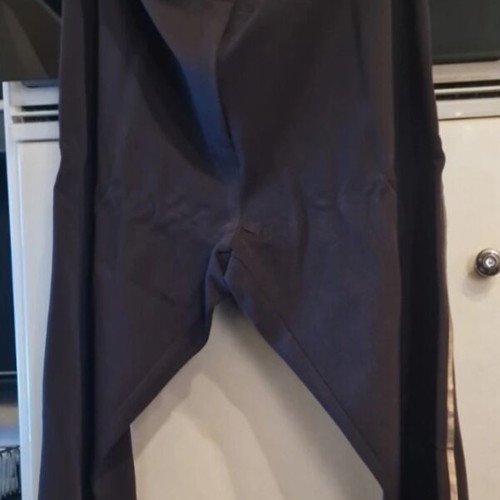 Women's 3/4 Plus Size Pants like new, black and gold, XXL